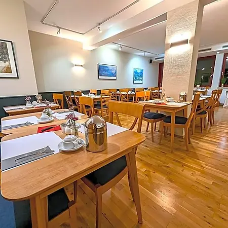 Boulevard Altstadt 3*